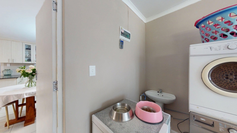 3 Bedroom Property for Sale in Pinelands Eastern Cape